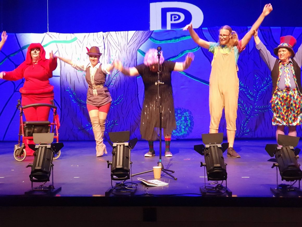 20201107_074010806_iOS Dick Whittington Down Under