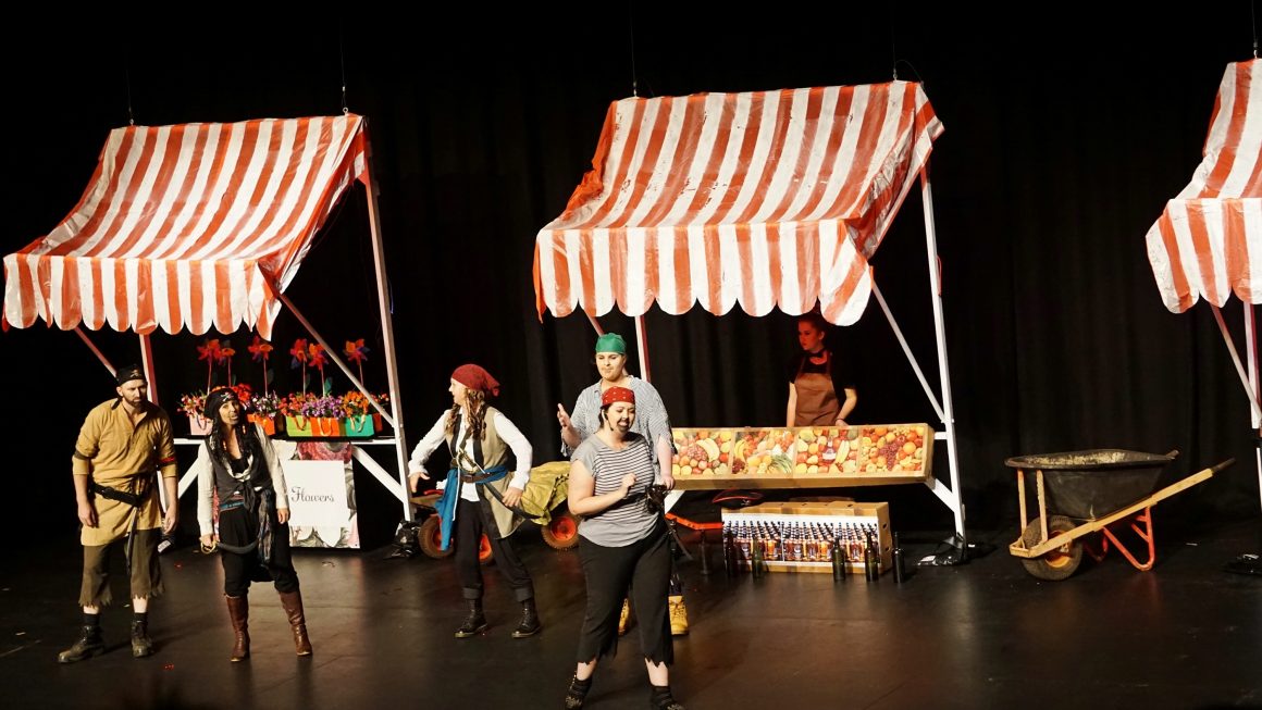 Pirates at the markets Pilbara Pan